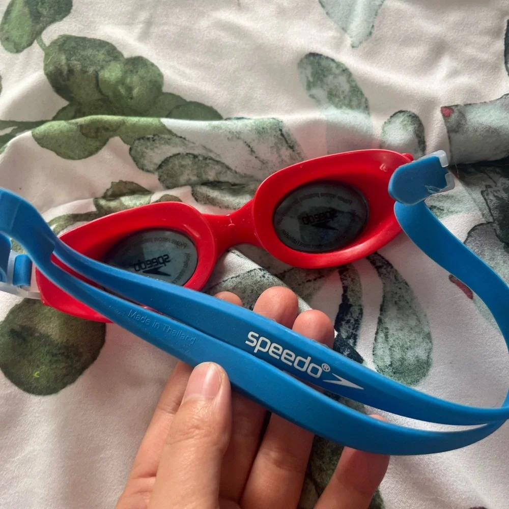 Speedo Kids Swim Goggles Red Purple Blue‎ Camo Clear Lens Adjustable Strap